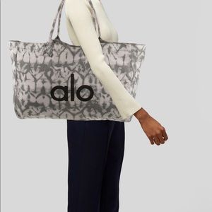 COPY - NWT ALO Bag